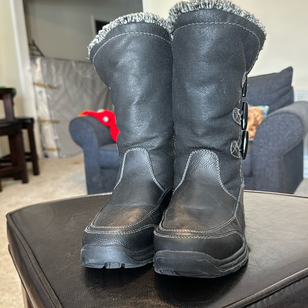 Weatherproof boots